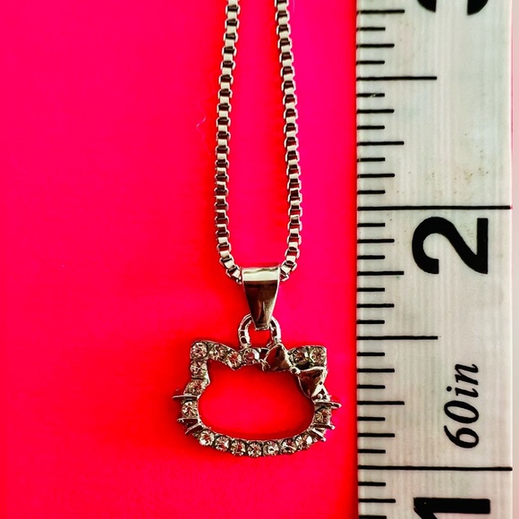 Sanrio Hello Kitty Silver Pendant Collarbone Chain (comes in plain box) - Picture 4 of 4